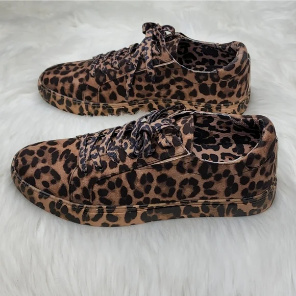 Kenneth Cole New York Kam EO Sneaker All Over Leopard Print - Picture 14 of 16